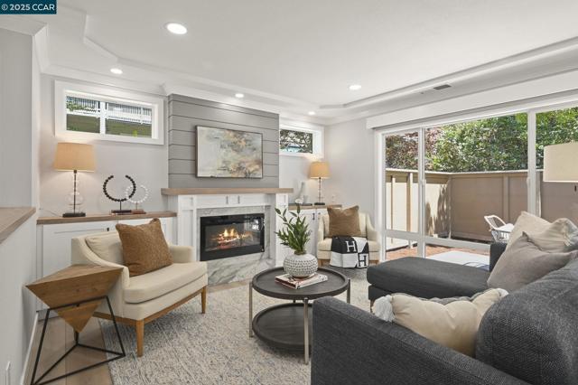 3209 Golden Rain Rd, Walnut Creek CA: https://media.crmls.org/mediaz/282dc208-80f2-4cad-8349-793f296d23f7.jpg