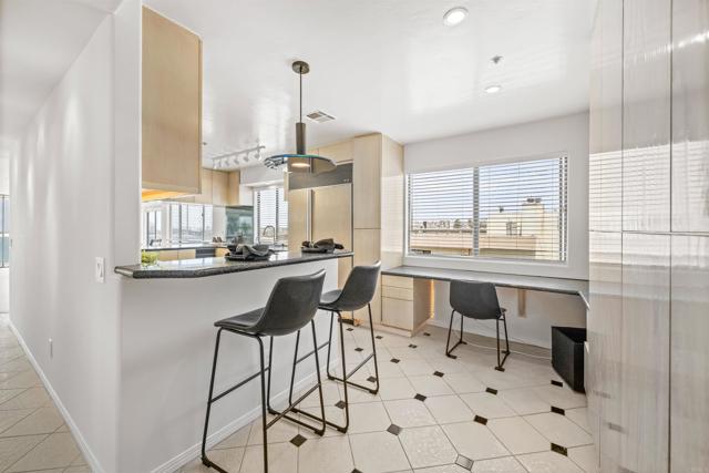 Detail Gallery Image 11 of 25 For 3868 Riviera 4a,  San Diego,  CA 92109 - 3 Beds | 2/1 Baths