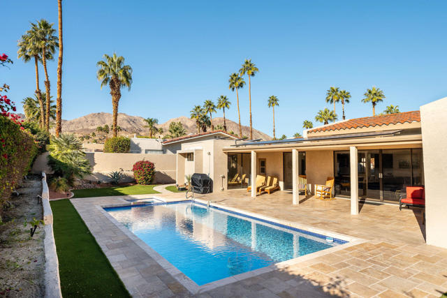 72815 Somera Road, Palm Desert CA: https://media.crmls.org/mediaz/282f8e32-0a84-4c3f-9cc1-9f978f1e52f8.jpg