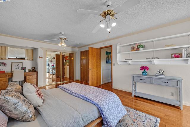 5645 Lemke Pl, Fremont CA: https://media.crmls.org/mediaz/28300d5f-fc2c-4850-962b-f9b757d5a6da.jpg