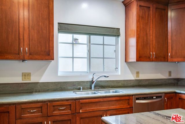 4521 Don Timoteo Drive, Los Angeles CA: https://media.crmls.org/mediaz/2831360b-2495-43c8-a6f6-3cc23840dcac.jpg