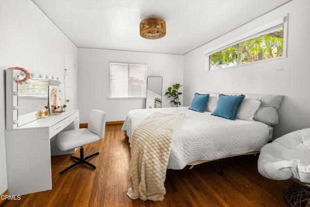 424 E Arrellaga Street, Santa Barbara CA: https://media.crmls.org/mediaz/28313f38-5043-467e-981d-5190204fc69f.jpg