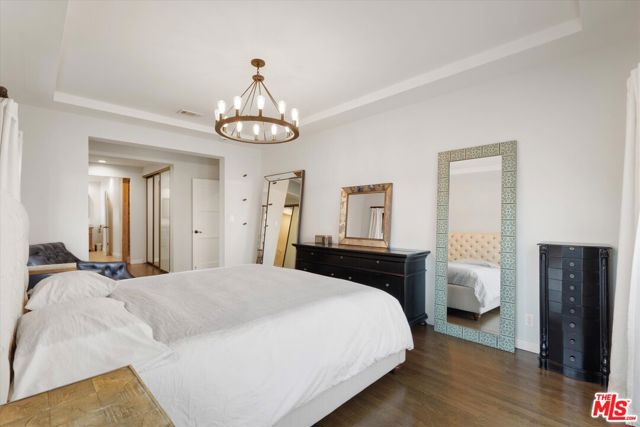 816 Hyperion Avenue, Los Angeles CA: https://media.crmls.org/mediaz/2831e9ec-50c8-4999-8f83-7a3aeffd0c3b.jpg