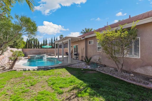 2340 N Paseo De Anza, Palm Springs CA: https://media.crmls.org/mediaz/2832260e-699f-4a02-bd9a-6223bac50e60.jpg