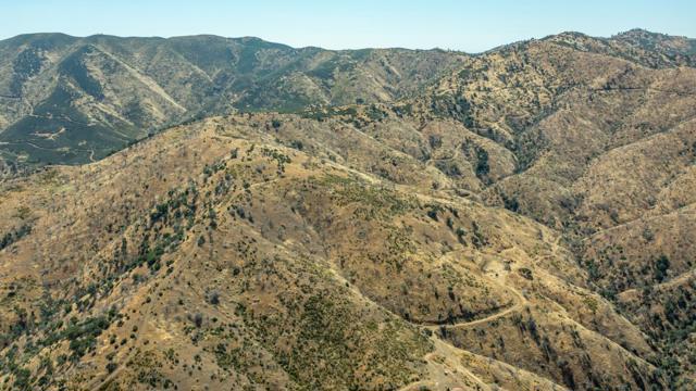 14600 Del Puerto Canyon Road, Newman CA: https://media.crmls.org/mediaz/28323481-7bfb-45ed-bdb2-7252ab843b1b.jpg