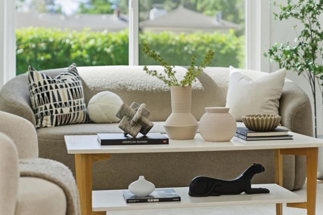 577 Green Manor Court, Palo Alto CA: https://media.crmls.org/mediaz/28329a48-73bd-4eaa-af5d-3047d07acc11.jpg