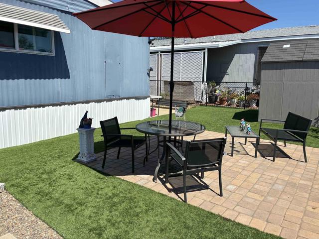 1010 E Bobier Drive, Vista CA: https://media.crmls.org/mediaz/2832d40d-eeef-436e-96be-a0e2ca0241ae.jpg