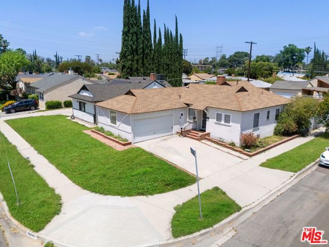 18741 Covello Street, Reseda CA: https://media.crmls.org/mediaz/28330b58-a9d9-4757-b538-4363b6f57af5.jpg