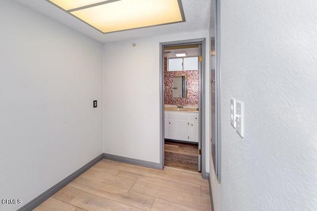 Detail Gallery Image 13 of 25 For 4911 Oceanaire St, Oxnard,  CA 93035 - 3 Beds | 2/1 Baths