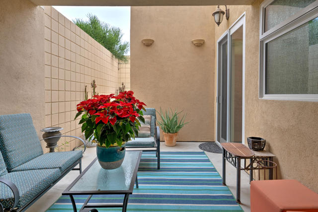Image 17 of 50 For 527 Desert Lakes Drive