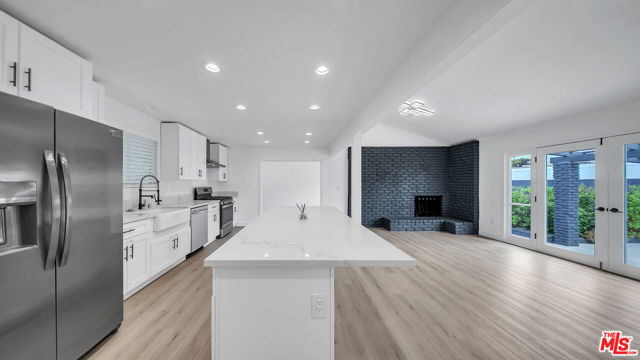 10326 Gothic Avenue, Granada Hills CA: https://media.crmls.org/mediaz/2833b106-6040-4bb2-a6ab-dd2492976c65.jpg