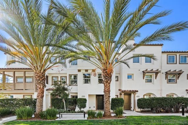 12932 Peppergrass Creek Gate, San Diego CA: https://media.crmls.org/mediaz/28345a54-f310-4aeb-8e1c-a290e50f74c2.jpg