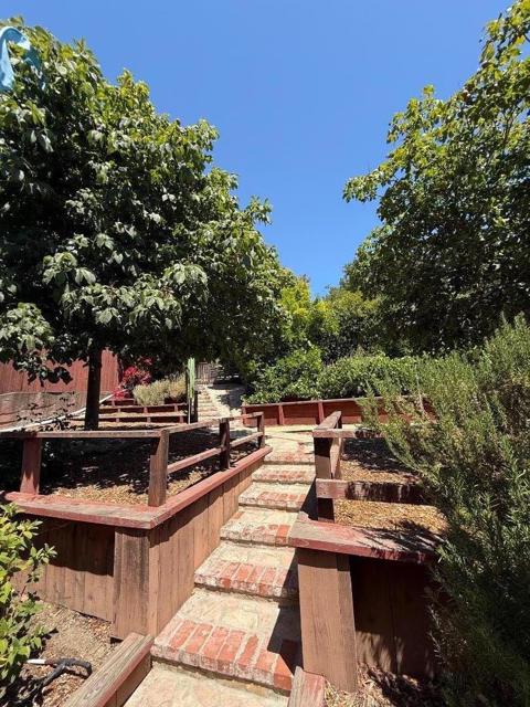 1082 Lupin Way, San Carlos CA: https://media.crmls.org/mediaz/28345ade-84ec-4110-9c7c-8b2996cf9b64.jpg