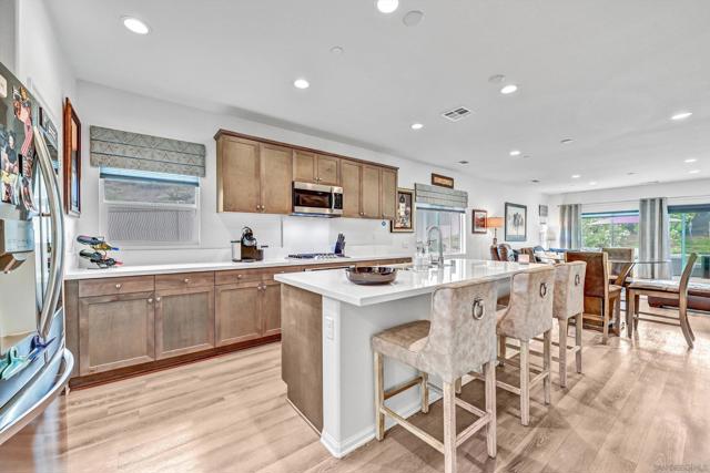 441 Ventasso Way, Fallbrook CA: https://media.crmls.org/mediaz/28349d71-8566-4b1c-9009-456b724d3351.jpg