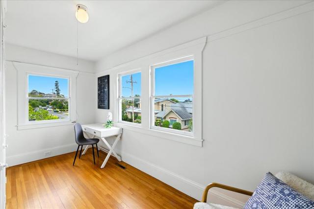 5555 Carlton Street, Oakland CA: https://media.crmls.org/mediaz/2834a06a-b3c2-46d8-ab8e-1a5e8c6974f9.jpg