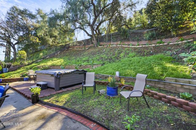 29148 Hillrise Drive, Agoura Hills CA: https://media.crmls.org/mediaz/28360c06-5994-4ce4-9d7e-34b8b2af3c23.jpg
