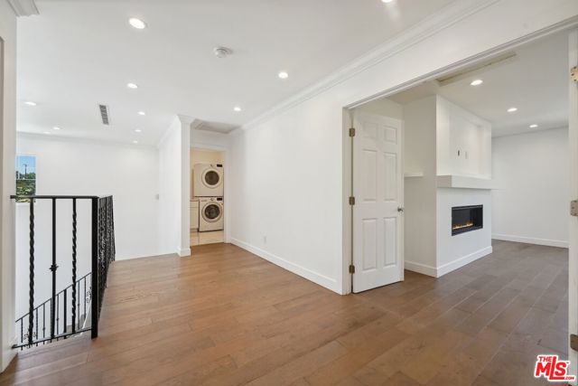 5114 Cedros Avenue, Sherman Oaks CA: https://media.crmls.org/mediaz/2836b78f-89d6-434b-826a-29d4082e762d.jpg