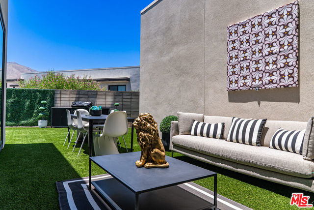 400 Fountain Drive, Palm Springs CA: https://media.crmls.org/mediaz/2836fb23-3c4b-4f9f-86d4-00e32d0656fc.jpg