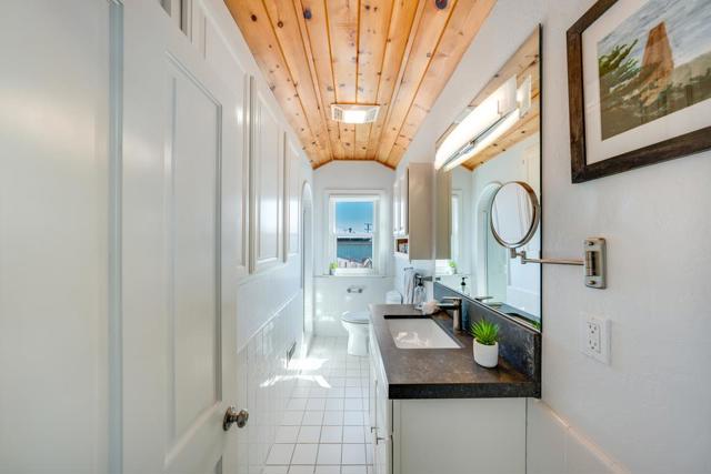 129 Santa Cruz Avenue, Aptos CA: https://media.crmls.org/mediaz/283701c1-4102-4919-a09b-675686367ed6.jpg