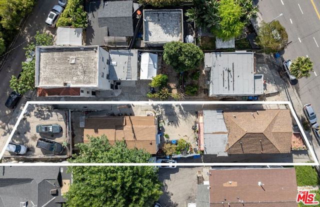 1259 Vin Scully Avenue, Los Angeles CA: https://media.crmls.org/mediaz/283799ec-31f0-4226-8407-b0169202f604.jpg