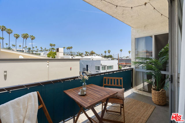 3939 E Allin Street, Long Beach CA: https://media.crmls.org/mediaz/2837d017-e10e-429b-96c2-b14583c1c44a.jpg
