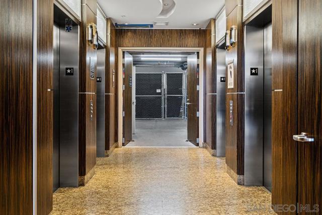 1080 Park Blvd, San Diego CA: https://media.crmls.org/mediaz/2837f39f-a4bf-4698-951b-1019ef2f0a53.jpg