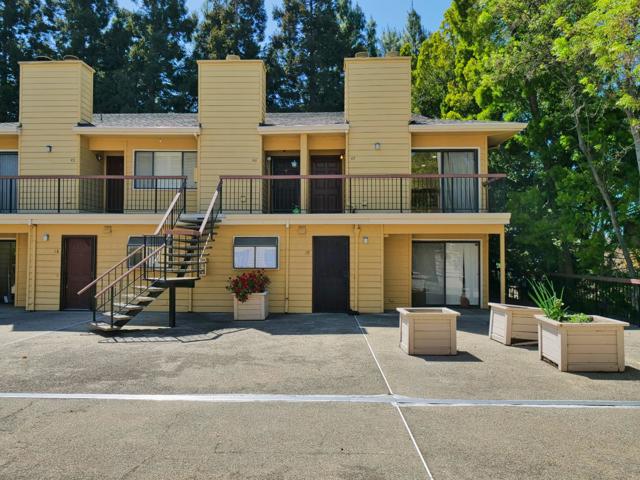 471 Northlake Drive, San Jose CA: https://media.crmls.org/mediaz/28381c1f-f5af-4448-9316-934cb12bf3a7.jpg