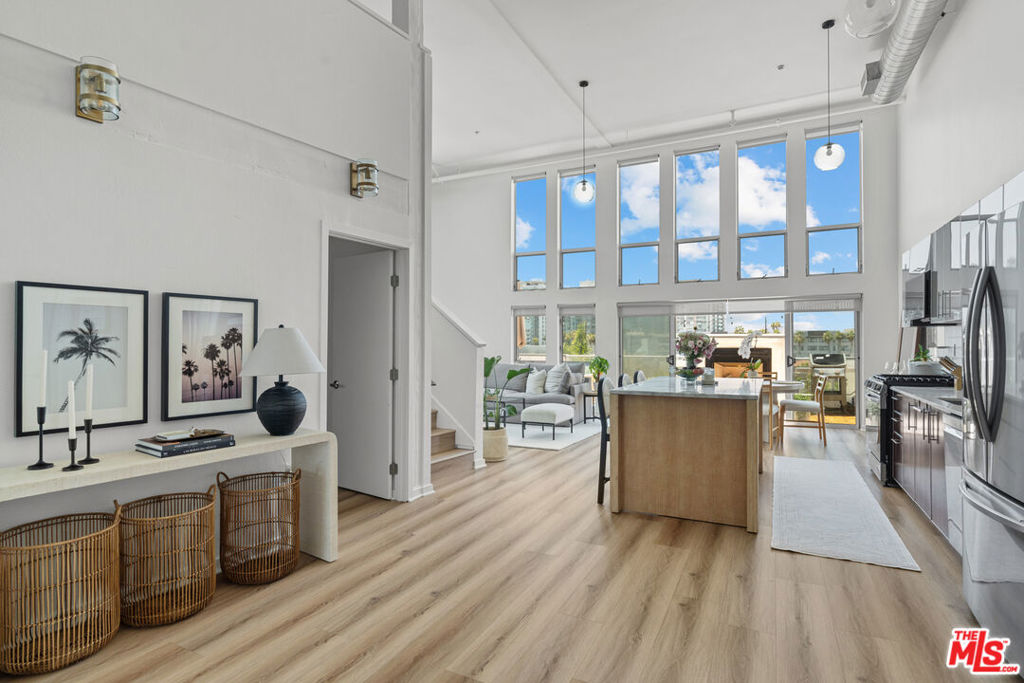 4215 Glencoe Avenue #417