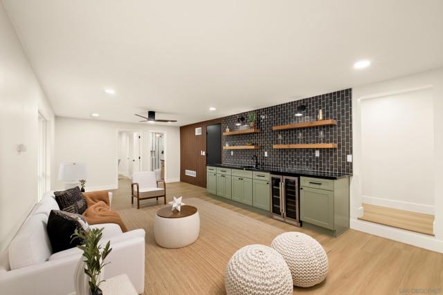 5061 Onstad St, San Diego CA: https://media.crmls.org/mediaz/2838493f-e037-4951-babf-727bebb26dea.jpg