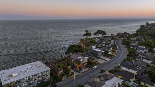 4790 Opal Cliff Drive, Santa Cruz CA: https://media.crmls.org/mediaz/2838520f-73cd-49d3-9131-32e285a29cad.jpg