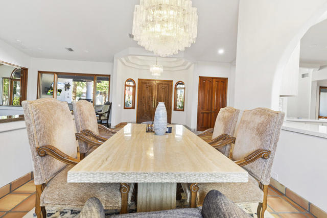 51230 Avenida Obregon, La Quinta CA: https://media.crmls.org/mediaz/28386922-1bc8-474d-a4f6-ac704425c717.jpg