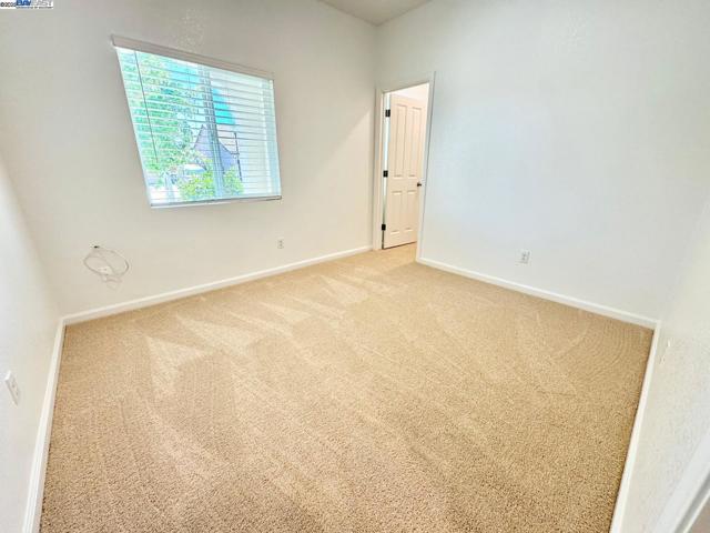 597 Pendragon St, Manteca CA: https://media.crmls.org/mediaz/2838a7df-b3cb-48fc-b90d-3959a43b9954.jpg