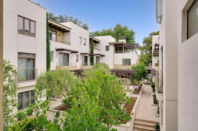 Detail Gallery Image 5 of 23 For 239 S Marengo Ave #201,  Pasadena,  CA 91101 - 2 Beds | 2 Baths