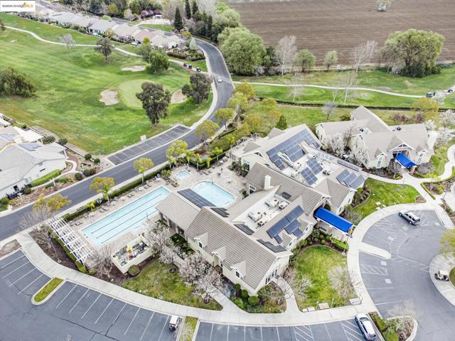 1012 Centennial Drive, Brentwood CA: https://media.crmls.org/mediaz/28392e9a-f03a-4b53-92f8-bd9be38000be.jpg