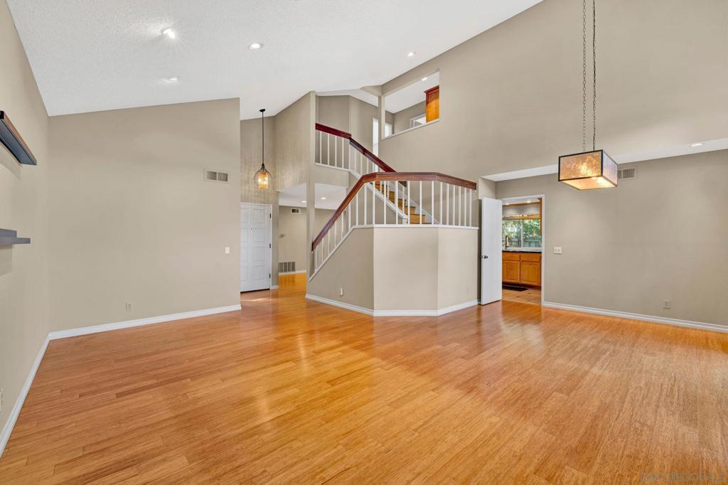 MLS #250041383SD image #10