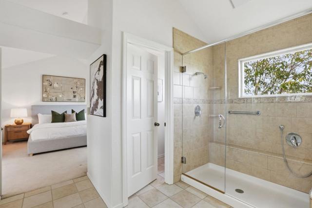 832 Sovereign Way,  CA: https://media.crmls.org/mediaz/28393e32-60d9-4402-896d-e759b7344324.jpg