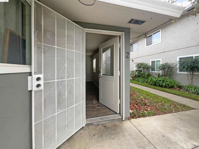 5480 Tradewinds Walkway, San Jose, California 95123, 2 Bedrooms Bedrooms, ,1 BathroomBathrooms,Condominium,For Sale,Tradewinds Walkway,41048012