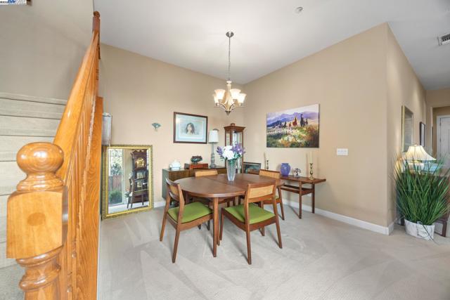 9779 Reimers Way, Dublin CA: https://media.crmls.org/mediaz/2839e51a-97f7-486f-9d77-531efb14522e.jpg