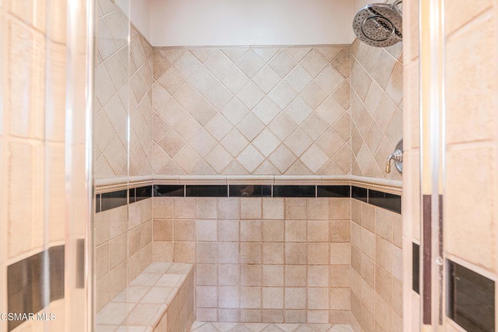 https://media.crmls.org/mediaz/283a515a-29bf-4cf0-b669-c679125e9f2f.jpg?preset=X-Large