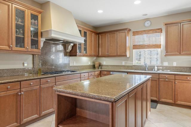 Image 4 of 27 For 653 Calle Vibrante