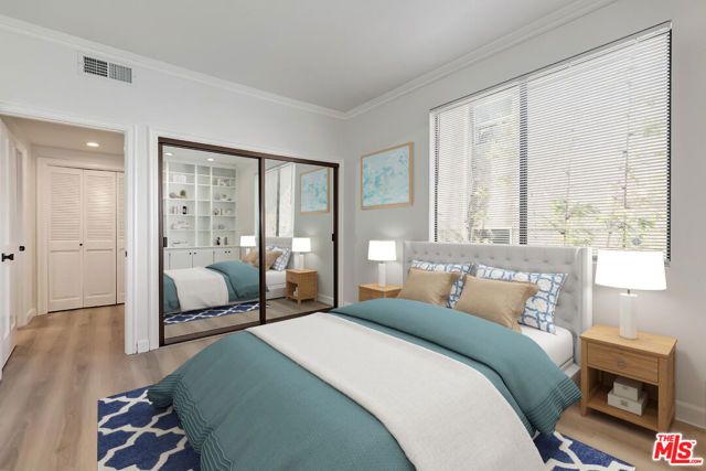 828 S Bedford Street, Los Angeles CA: https://media.crmls.org/mediaz/283b903f-4b57-46a3-89c6-ecc081ebb8b4.jpg