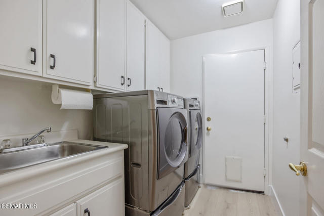 790 Spring Canyon Place, Thousand Oaks CA: https://media.crmls.org/mediaz/283c17a8-0ffd-4780-9db8-d75bc90e93fd.jpg