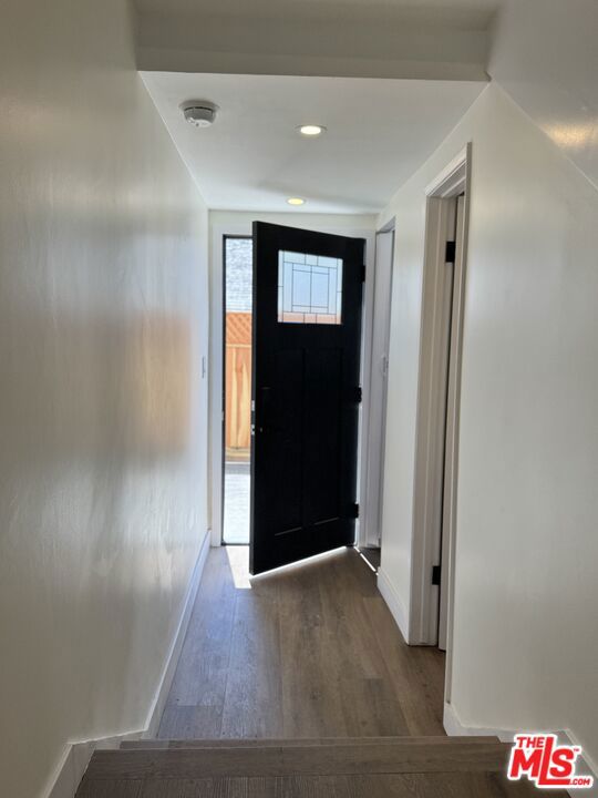 Image 21 of 55 For 960 Los Robles Avenue