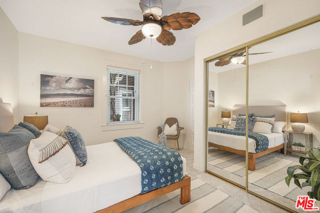 28 CLUBHOUSE Avenue, Venice CA: https://media.crmls.org/mediaz/283ce3be-81a6-4529-9397-3d3a206bf788.jpg