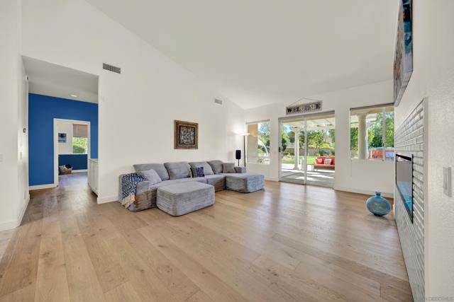 14265 Sandhill Rd, Poway CA: https://media.crmls.org/mediaz/283d0e54-f90e-41f8-aefc-ea15a841b5ee.jpg