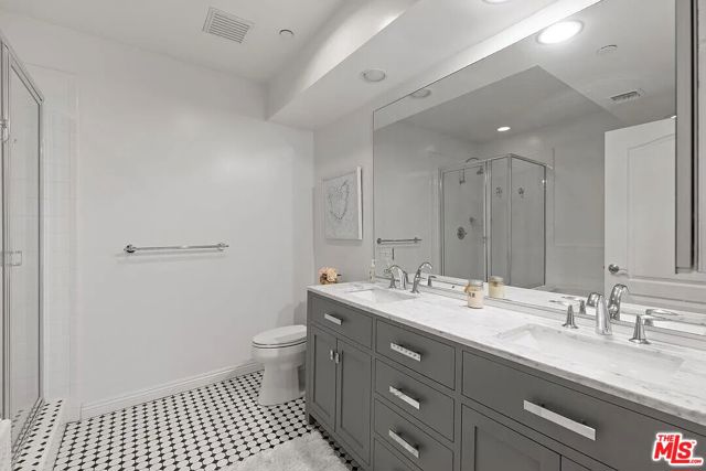 1522 Amherst Avenue, Los Angeles CA: https://media.crmls.org/mediaz/283d2976-f77e-4b68-8aa1-d53a1e30b2dc.jpg