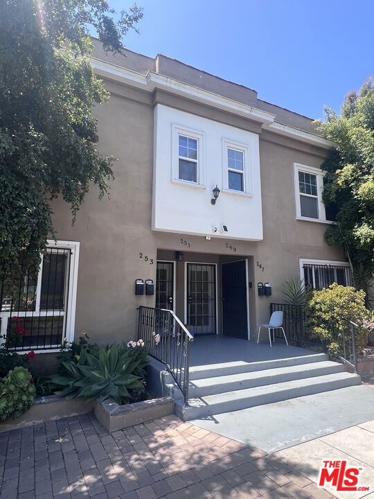 247 S Catalina Street