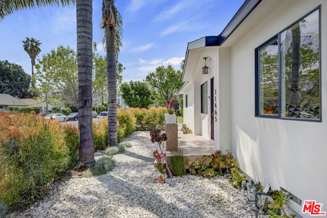 11465 Cumpston Street photo 7