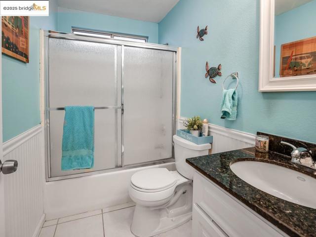 656 Miller Dr, Oakley CA: https://media.crmls.org/mediaz/283e3ef0-d5a6-4517-97cb-1bffb71c744d.jpg