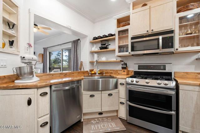 2716 Borchard Road, Newbury Park CA: https://media.crmls.org/mediaz/283faecf-8b64-4c04-a9ad-53bbd40d475b.jpg